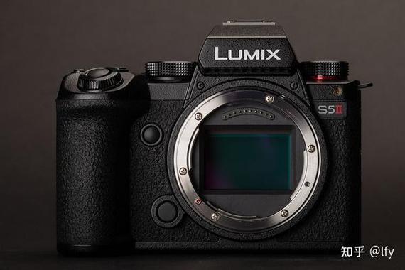 入门单反推荐2023？入门单反排名？-第2张图片-优品飞百科