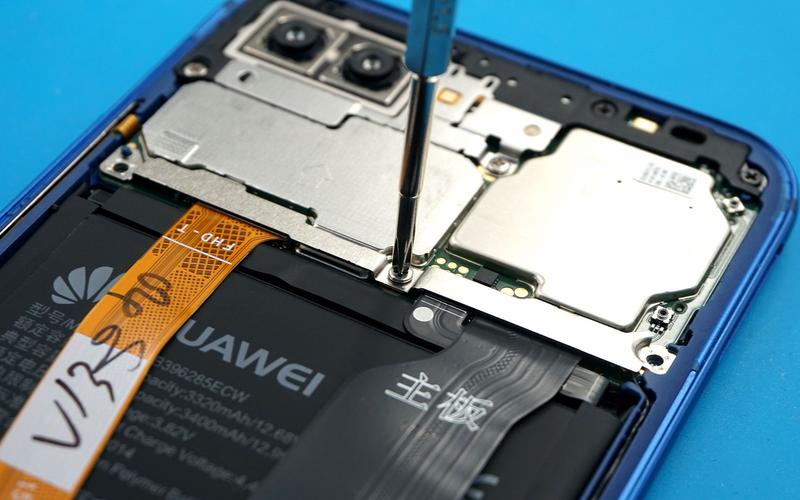 荣耀10怎么拆后盖，荣耀10如何拆后盖-第5张图片-优品飞百科