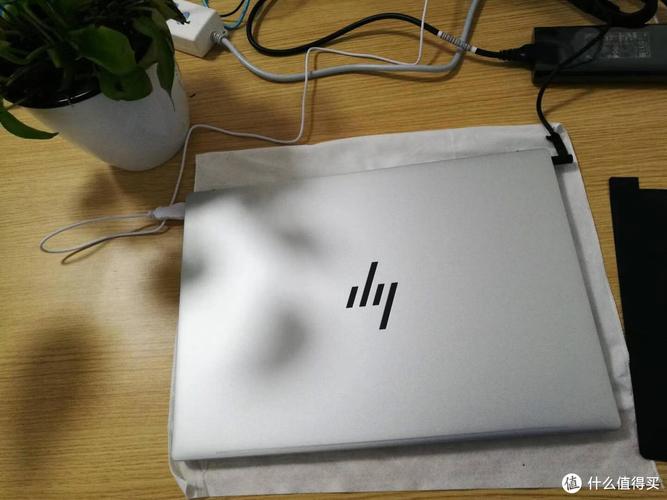 笔记本电池能用多少小时？笔记本电池可以用几小时？-第1张图片-优品飞百科