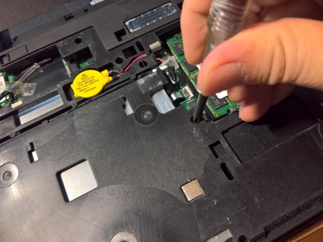 联想t440p可不可以加装硬盘，thinkpad t440p加装硬盘？-第3张图片-优品飞百科