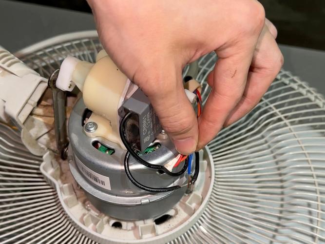 风扇电机坏了怎么维修?电风扇电机坏?-第4张图片-优品飞百科 风扇电机坏了怎么维修?电风扇电机坏?-第4张图片-优品飞百科