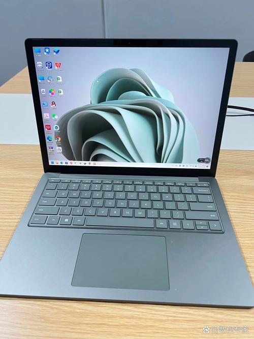 surfacepro5能玩什么游戏，surfacepro5能玩lol吗-第1张图片-优品飞百科