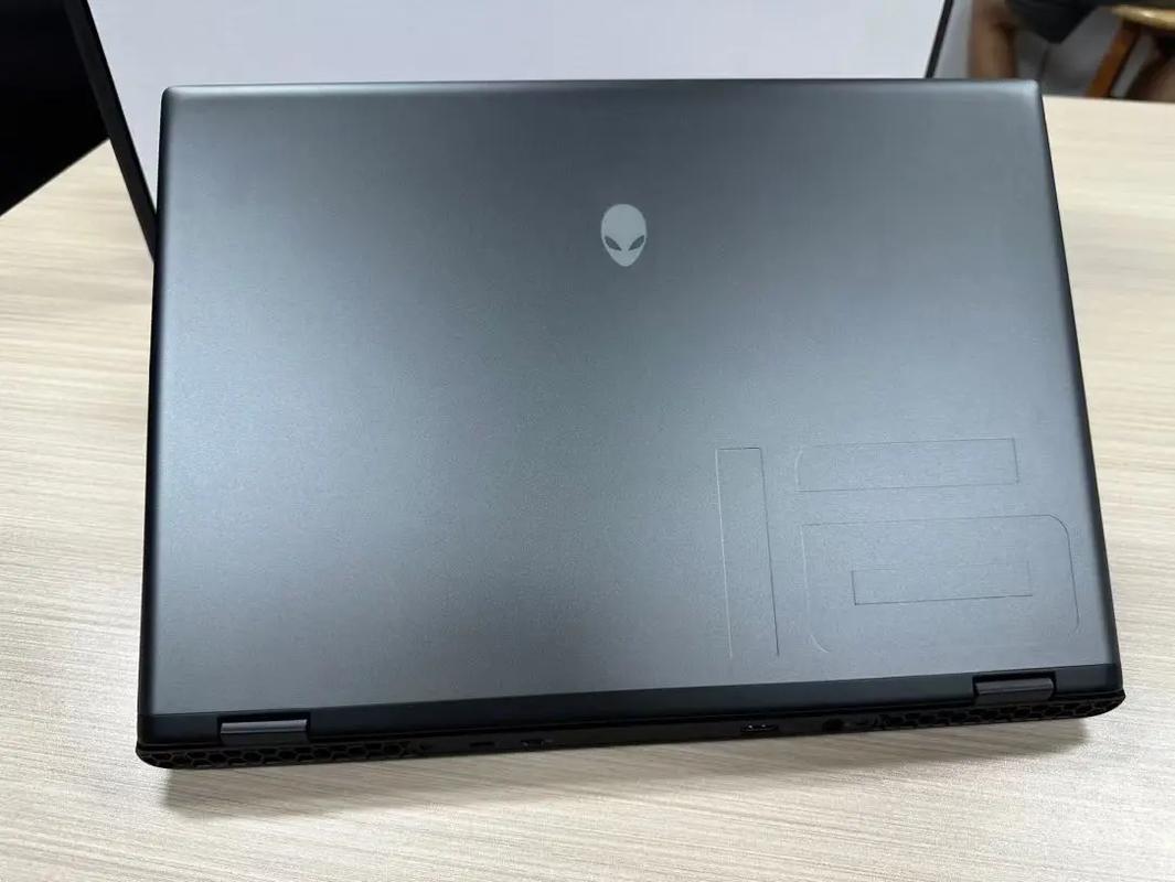 15年戴尔笔记本能卖多少钱，2015年戴尔笔记本还能值多少钱-第2张图片-优品飞百科