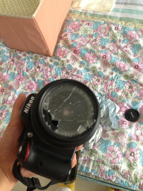 单反镜头最外面的玻璃碎了，单反镜头玻璃碎了换一个多少钱？-第2张图片-优品飞百科