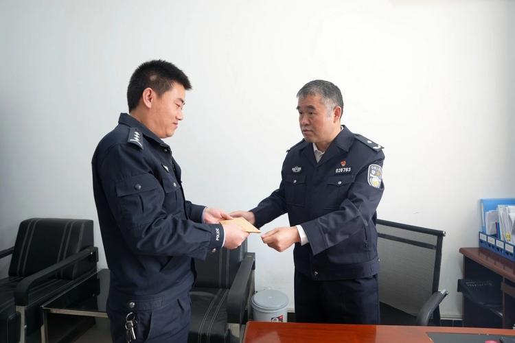 疫情公安执勤？疫情警察执勤个人工作总结怎么写？-第4张图片-优品飞百科