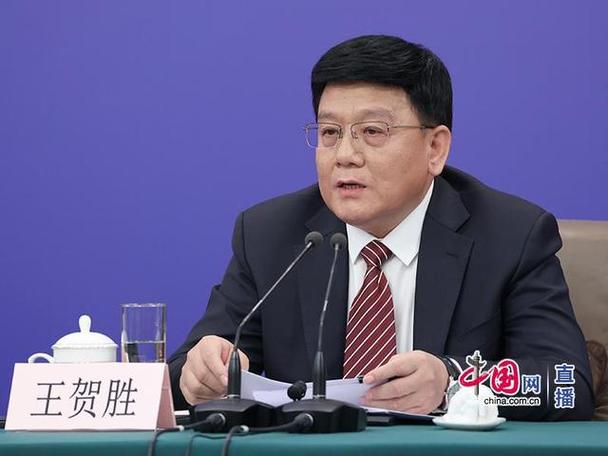 疫情官员调任，疫情与官员任免-第1张图片-优品飞百科