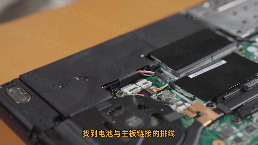 笔记本电池卡扣怎么拆，笔记本电池卡扣掰不动-第2张图片-优品飞百科