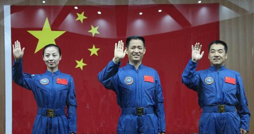 神舟八号的宇航员有哪位，神舟八号的宇航员有哪位人物？-第5张图片-优品飞百科