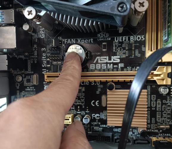 联想笔记本主板电池怎么拆，联想笔记本主板电池怎么拆下来-第4张图片-优品飞百科