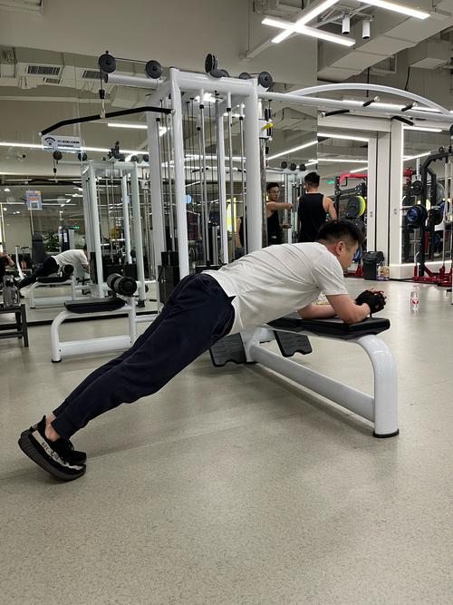 平板支撑的作用，平板支撑的作用和正确姿势-第4张图片-优品飞百科