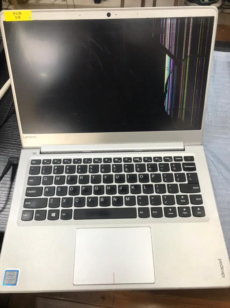 电脑液晶显示屏碎了能修吗，电脑显示屏碎了能不能修？-第1张图片-优品飞百科