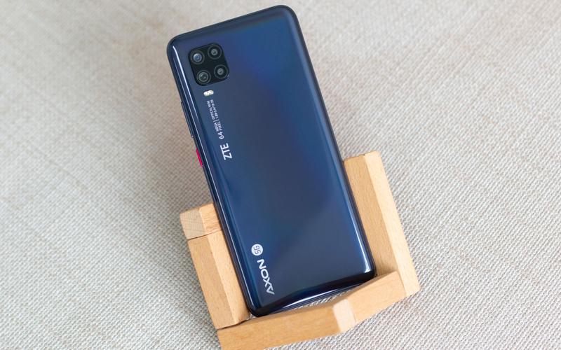 中兴天机axon什么时候用，中兴天机axon8？-第4张图片-优品飞百科