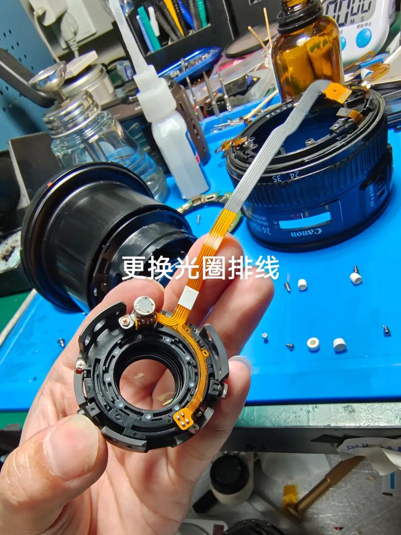 佳能70d镜头怎么取下来，佳能eos70d怎么拆镜头？-第4张图片-优品飞百科