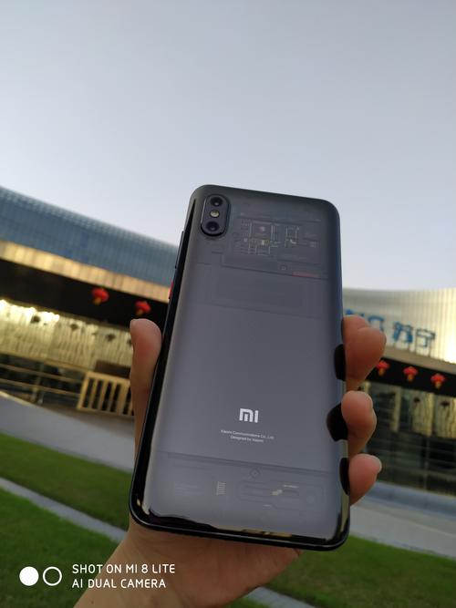 小米8屏幕指纹版和探索版区别就是？小米8屏幕指纹版是否探索版？-第1张图片-优品飞百科