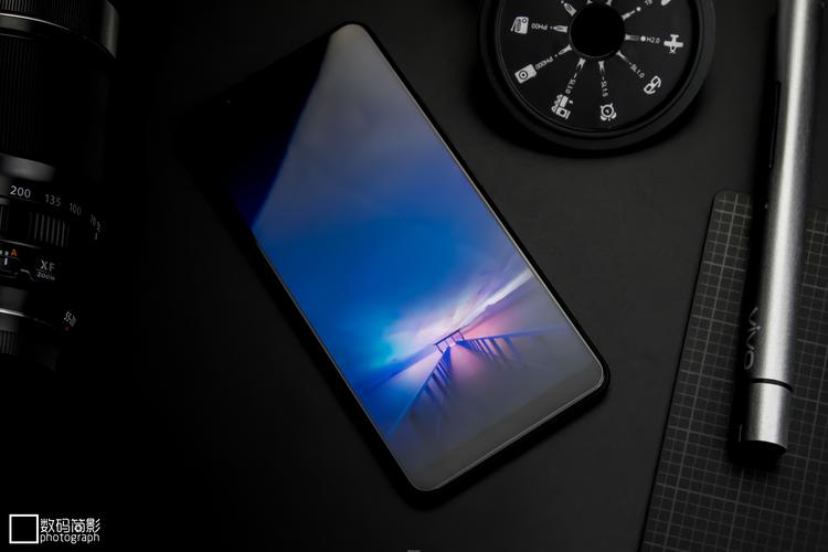 oppor11s是lcd屏幕吗，oppor11s采用的什么屏幕-第3张图片-优品飞百科