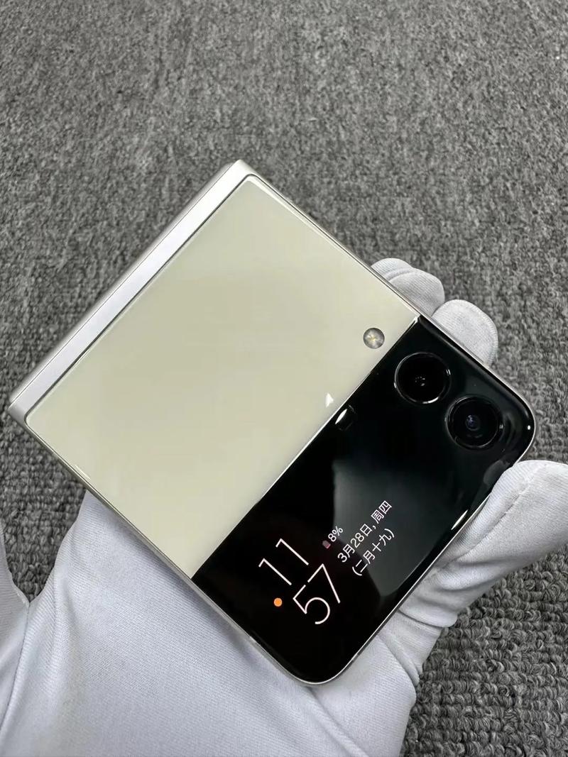 三星折叠屏共几款？三星折叠屏哪款好？-第2张图片-优品飞百科