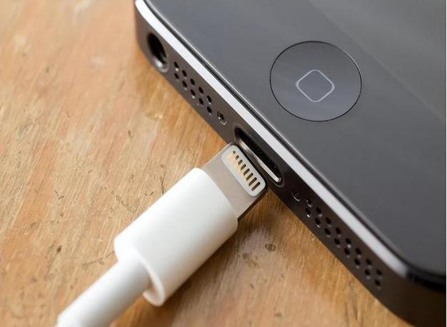 苹果5s充电线是什么样的，苹果5s手机充电头是啥样的？