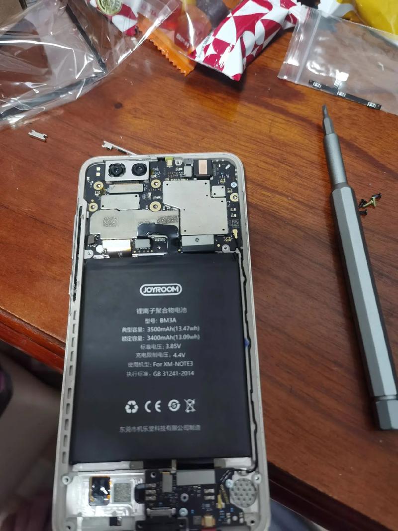 小米note电池怎么拆卸？小米note如何换电池？