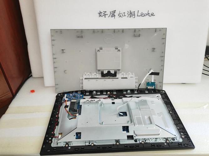 飞利浦液晶显示器如何开后盖,飞利浦显示器怎么撬开-第2张图片-优品飞百科 飞利浦液晶显示器如何开后盖,飞利浦显示器怎么撬开-第2张图片-优品飞百科