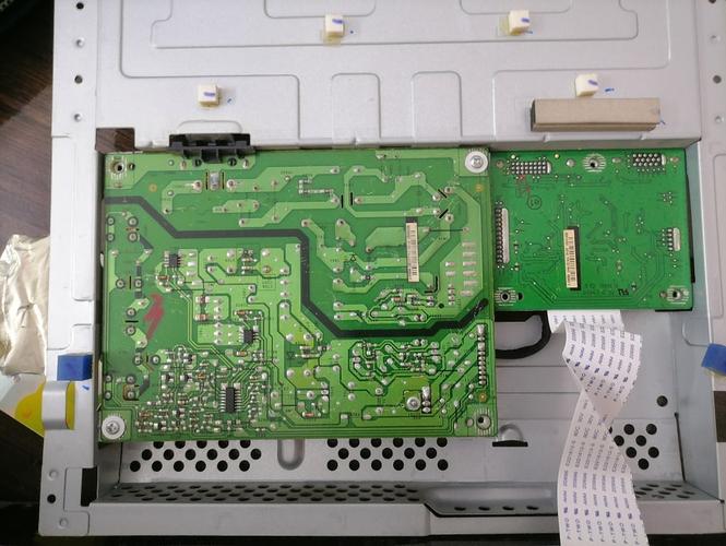 飞利浦液晶显示器如何开后盖,飞利浦显示器怎么撬开-第4张图片-优品飞百科 飞利浦液晶显示器如何开后盖,飞利浦显示器怎么撬开-第4张图片-优品飞百科