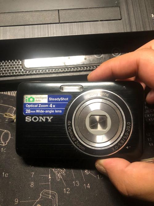 索尼w310可以自拍吗？索尼w310相机使用教程？