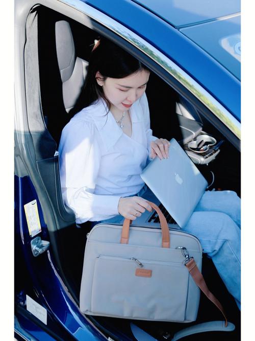 笔记本电脑背包好还是提包好，笔记本电脑背包好还是提包好呢-第4张图片-优品飞百科