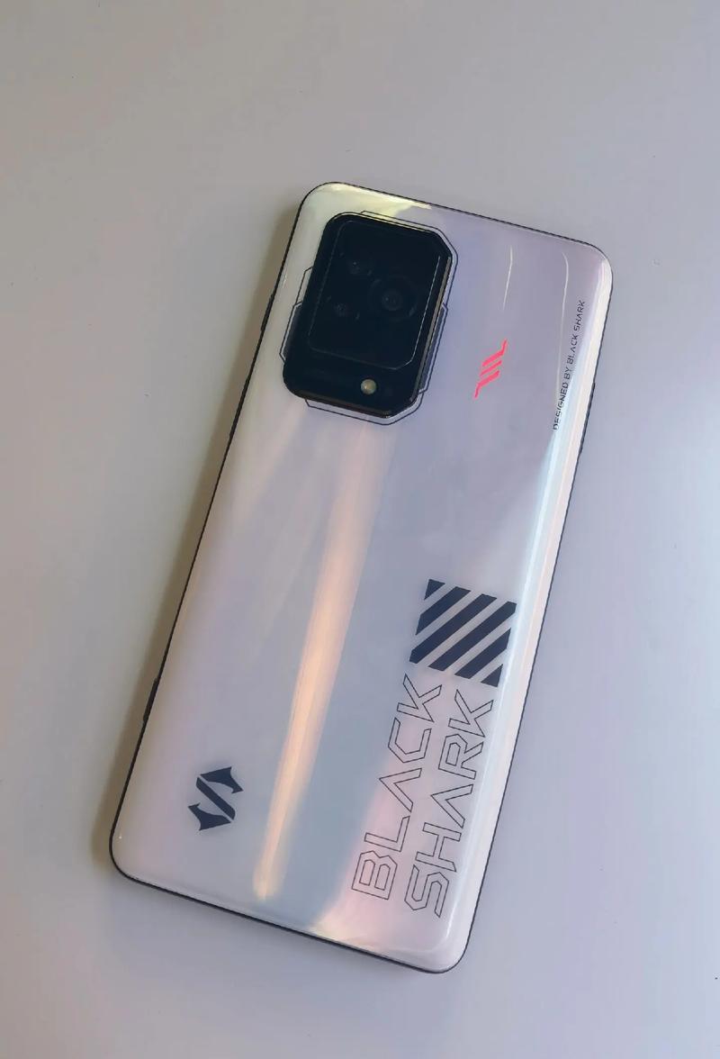 黑鲨哪一款打游戏比较好？黑鲨游戏手机哪个型号的比较好？