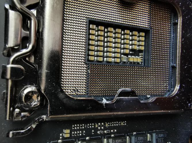 主板cpu针脚弯了维修多少钱，主板cpu针脚弯了怎么办电脑能开机吗？