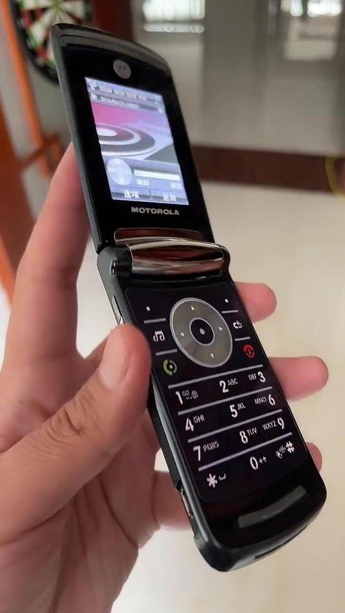 摩托罗拉v8里有哪些游戏，摩托罗拉v8什么时候出来的？