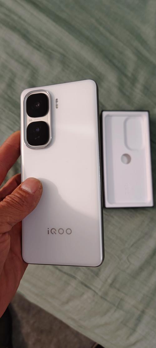 华为neoal00什么时候出的？华为neoal00手机费用？-第2张图片-优品飞百科