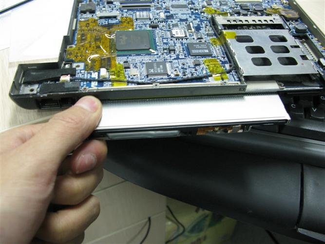 msi笔记本怎么拆？msi笔记本拆机教程？-第5张图片-优品飞百科