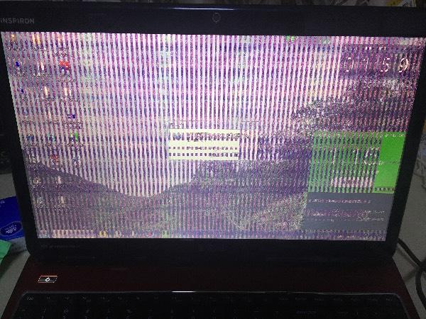 电脑显示屏一半花屏怎么回事，电脑一半花屏一半清晰怎么解决-第1张图片-优品飞百科