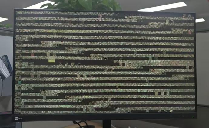 电脑显示屏一半花屏怎么回事，电脑一半花屏一半清晰怎么解决-第4张图片-优品飞百科