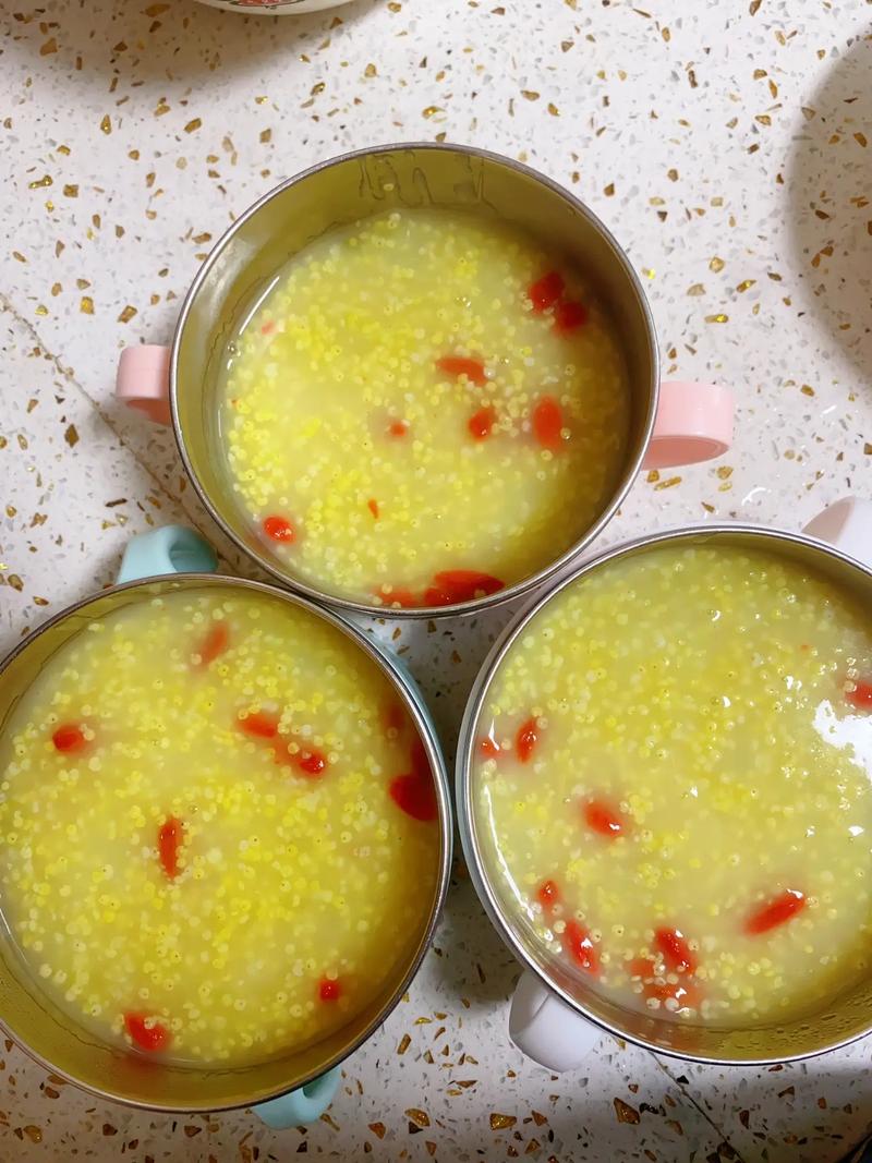 小米粥怎么做才好吃？小米粥怎么做才好吃又糯又嫩？-第6张图片-优品飞百科