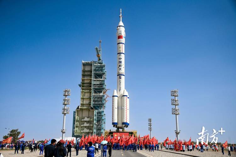 神舟飞船发射过程，神舟飞船发射过程中航天员应穿着什么-第2张图片-优品飞百科