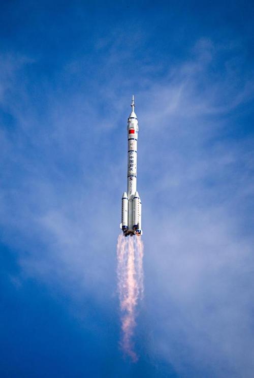 神舟飞船发射过程，神舟飞船发射过程中航天员应穿着什么-第7张图片-优品飞百科