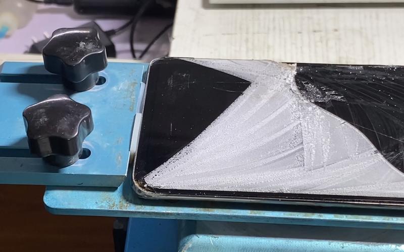 三星a7换屏费用是多少，三星a7拆屏幕？