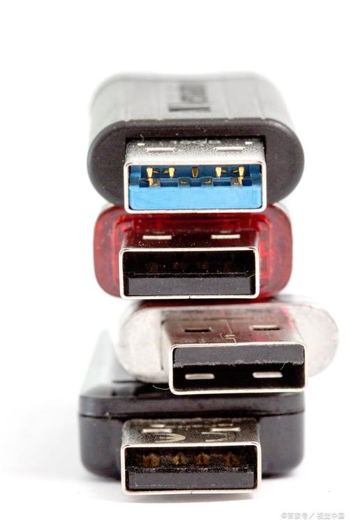 普通u盘和固态u盘的区别？u盘 固态u盘 区别？