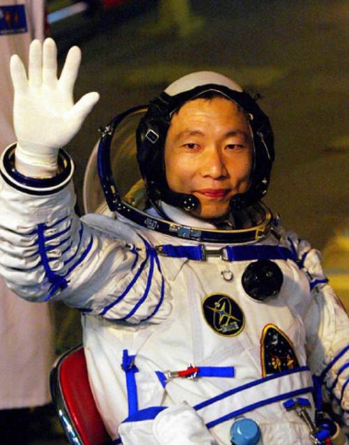 第一批登上太空的是神舟几号,第一批登上太空的是神舟几号飞船?-第3张图片-优品飞百科 第一批登上太空的是神舟几号,第一批登上太空的是神舟几号飞船?-第3张图片-优品飞百科