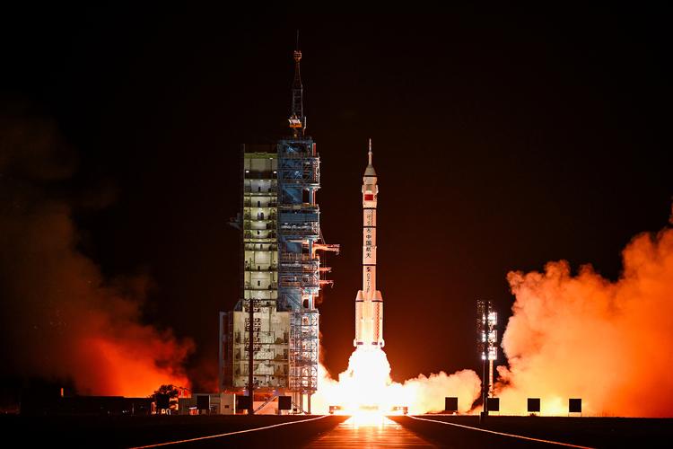 第一批登上太空的是神舟几号,第一批登上太空的是神舟几号飞船?-第4张图片-优品飞百科 第一批登上太空的是神舟几号,第一批登上太空的是神舟几号飞船?-第4张图片-优品飞百科