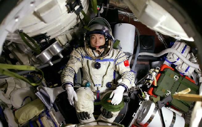 第一批登上太空的是神舟几号,第一批登上太空的是神舟几号飞船?-第5张图片-优品飞百科 第一批登上太空的是神舟几号,第一批登上太空的是神舟几号飞船?-第5张图片-优品飞百科