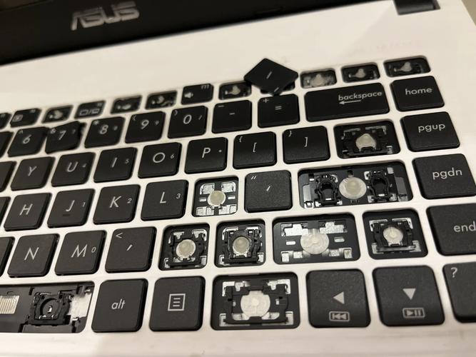 笔记本电脑如何清洗键盘,笔记本键盘咋清洗?-第4张图片-优品飞百科 笔记本电脑如何清洗键盘,笔记本键盘咋清洗?-第4张图片-优品飞百科