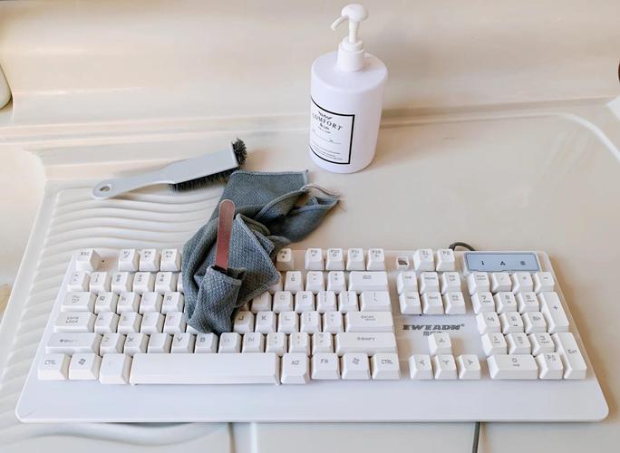 笔记本电脑如何清洗键盘,笔记本键盘咋清洗?-第5张图片-优品飞百科 笔记本电脑如何清洗键盘,笔记本键盘咋清洗?-第5张图片-优品飞百科