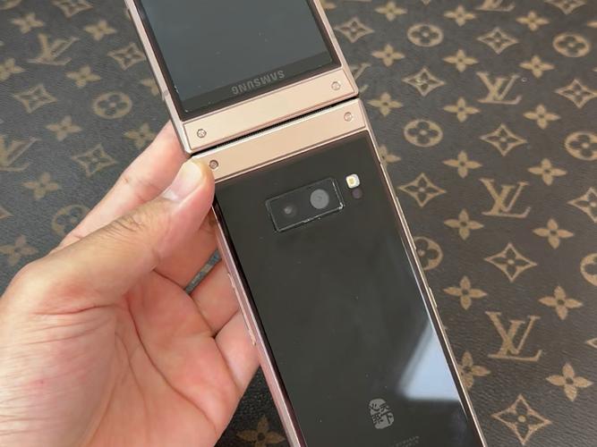 高仿三星w2019与正品的区别，高仿三星w2020在哪里能买-第1张图片-优品飞百科