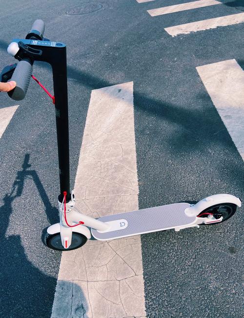 小米m365滑板车保护盖板怎么拆，小米滑板车保护板电路图？-第3张图片-优品飞百科