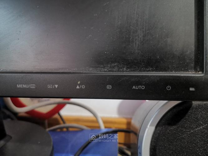 三星显示器943nw怎么拆开,三星943n显示器拆机教程-第3张图片-优品飞百科 三星显示器943nw怎么拆开,三星943n显示器拆机教程-第3张图片-优品飞百科