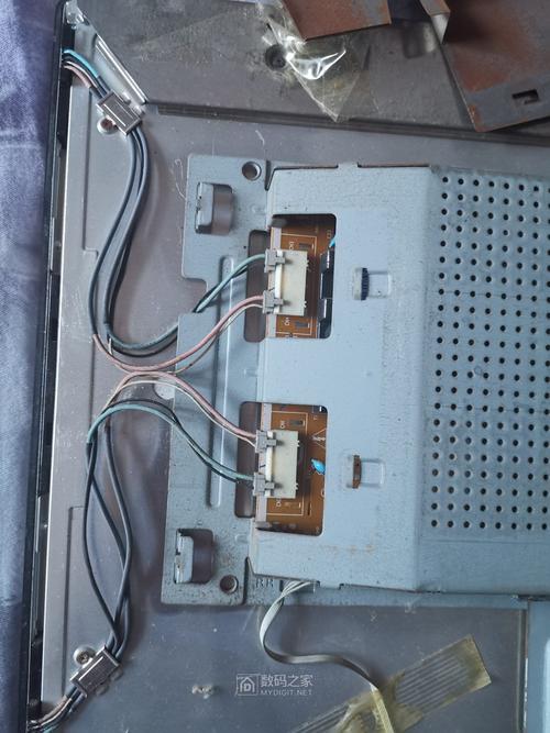 三星显示器943nw怎么拆开,三星943n显示器拆机教程-第7张图片-优品飞百科 三星显示器943nw怎么拆开,三星943n显示器拆机教程-第7张图片-优品飞百科