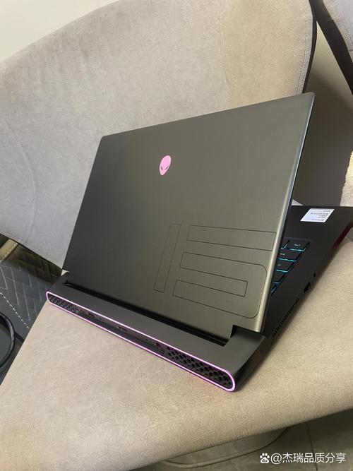 外星人m15x支持哪些显卡？外星人m15x可以玩吃鸡吗？-第1张图片-优品飞百科