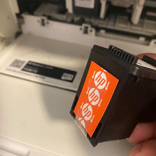 hp原装墨盒可以加墨水吗？原装惠普墨盒能加墨吗？-第2张图片-优品飞百科