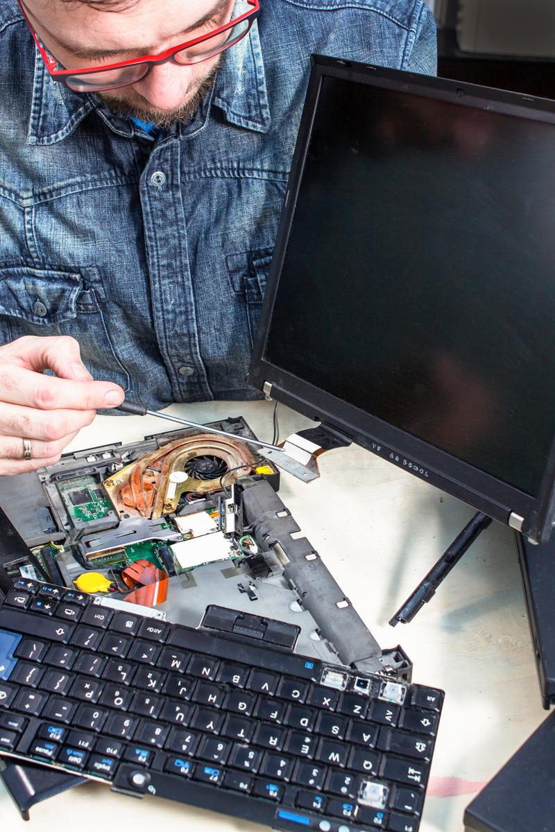 电脑黑屏快捷键是哪个键，电脑黑屏快捷键解锁？-第3张图片-优品飞百科